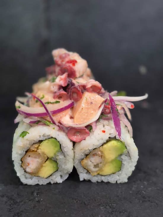 Ceviche Mixto Roll